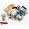 Image de Panier de course garni de boîtes factices de produits de marques. multicolore
