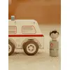 Image de Ambulance en bois blanc