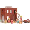 Image de Caserne De Pompiers En Bois Marron, Jaune