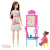 Image de Barbie Coffret Barbie Professeur avec poupée brune portant une robe imprimée, 1 poupée enfant en bas âge et accessoires pour enseigner, JCR76 en occasion ou reconditionné