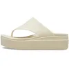Image de Crocs Femme Brooklyn Flip Tongs, Bone, 41/42 EU en occasion ou reconditionné