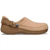 Image de Crocs - Classic Crafted Vegan Suede Clog - Sabots Milk Chocolate - 37 - 38