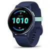 Image de Vivoactive 5, Metallic Blue avec bracelet bleu marine