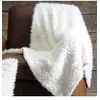 Image de Plaid fausse fourrure polyester effet laine blanc 130x160cm MOUTON