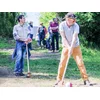 Image de Partie de golf en famille ou entre amis au milieu des animaux