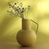 Image de Becquet Vase contemporain en métal Jaune