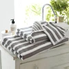 Image de Becquet Lot de 2 gants de toilette imprimés rayures coton gris LAURA 15 x 21 cm