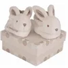 Image de Lapin Bonbon Chaussons avec hochet Taupe