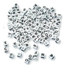 Image de Perles plastiques à lettres, carrées, blanc, 5x5 mm