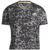 Image de T-shirt femme adidas Fast Primeblue Graphic Gris S GM1588