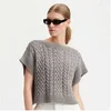 Image de Découvrez la Pelote de Laine et Soie Luxury Natural Silk Blend de : Douceur et Luxe pour Vos Créations Estivales(...) - 04 Gris