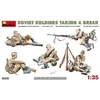 Image de Soviet Soldiers Taking A Break - 1:35e - Miniart