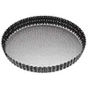 Image de Master Class Plat À Quiche Perforé Crusty Bake Avec Antiadhésif Pfoa Et Fond Souple, Plat À Tarte Cannelé, Acier Au Carbone Robuste De 1 Mm, 28 cm (11''), Noir en occasion ou reconditionné