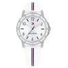 Image de Tommy Hilfiger Montre Fille avec Cadran Argenté, Bracelet en Silicone Blanc, Boîtier Argenté 32mm, Mouvement Quartz 3 Aiguilles, Résistance à l’Eau 3 ATM - 1720014 en occasion ou reconditionné
