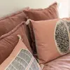 Image de Coussin uni en coton bois de rose 45 x 45 cm