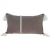 Image de Coussin en coton rose avec pompons blancs 30x50cm
