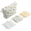 Image de Trousse de toilette + 6 carrés éponge PROMENONS-NOUS