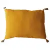 Image de Coussin rectangulaire avec 4 pompons en jute 70 cm x 50 cm