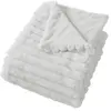 Image de Plaid côtelé à effet fourrure polyester blanc 150 x 125