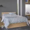 Image de Parure de lit en coton bio blanche à motifs bleu et gris 240 x 220 cm
