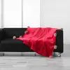 Image de Plaid rouge à pompons doux 150 x 125 cm