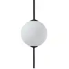Image de Guirlande 6 boules plastique blanc 5.5m