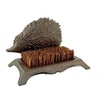 Image de Brosse nettoyage chaussure en fonte et fibre de coco Hérisson