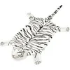 Image de Tapis en peluche en forme de tigre 144 cm Blanc