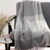 Image de Plaid en laine gris 130 x 170 cm