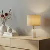 Image de Lampe à poser en textile beige