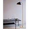 Image de Lampadaire en métal noir mat et laiton