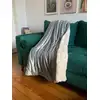 Image de Plaid polaire doublé imitation '' Mouton'' gris clair 130x170cm