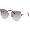 Image de Chopard Femme Chopard SCHL90S 300F Lunettes de soleil Métal Or Fumée Papillon Antireflet Ombré