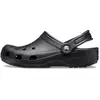 Image de Crocs Uni, modèle Classic Clog, couleur noire, taille 33/34 (Europe)