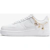 Image de Nike Air Force 1 '07 LX "White Pendant Flat Gold" blanc/or, taille : 42,5