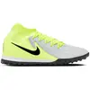 Image de Nike Phantom Luna 2 Academy TF, couleur argent métallisé, jaune volt et noir - Pointure EU 40,5