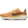 Image de Chaussure de course pour femmes Nike Zoom Pegasus 41, coloris Copper Moon / Cave Stone, taille 42 (Europe)
