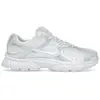 Image de Nike V5 RNR, blanc, noir, argent métallisé - Pointure européenne 40,5