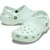 Image de Sandales Crocs Classic Clog, motif « Mint Tint », pointures 45-46