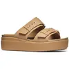 Image de Des chaussures Crocs 2074312HIXXA