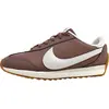 Image de Chaussures de sport Nike Pacific pour femmes, modèle à lacets, couleur rouge, style décontracté