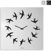 Image de Horloge murale carrée 50 x 50 cm, design moderne, motif « Hirondelles » floqué - Gris