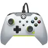 Image de PDP Manette filaire: Blanc électriquePour Xbox Series X|S, Xbox One et Windows 10/11 - Neuf