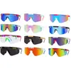 Image de Lunettes de soleil Pit Viper, collection des années 2000, équipe de basketball, couleurs bleu et rouge