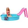 Image de Barbie Mobilier Coffret poupée Blonde en Maillot de Bain et sa Piscine, avec Toboggan, Serviette et Verres de Cocktail, Jouet pour Enfant, GHL91 en occasion ou reconditionné