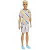 Image de Poupée Barbie Ken Fashionistas en t-shirt à carreaux