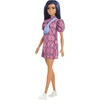 Image de Barbie Fashionistas Poupée en robe à motifs de serpent, poupée à habiller, poupée de mode