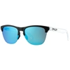 Image de Oakley Frogskins Lite 937402 Matte Black/Prizm Sapphire Lifestyle brýle