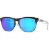 Image de Oakley Homme Oakley OO9374 FROGSKINS LITE 937402 Lunettes de soleil O_matter Noir Bleu Ronde Normale Prizm