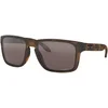 Image de Oakley Holbrook XL 941702 Matte Brown Tortoise/Prizm Black Lifestyle brýle